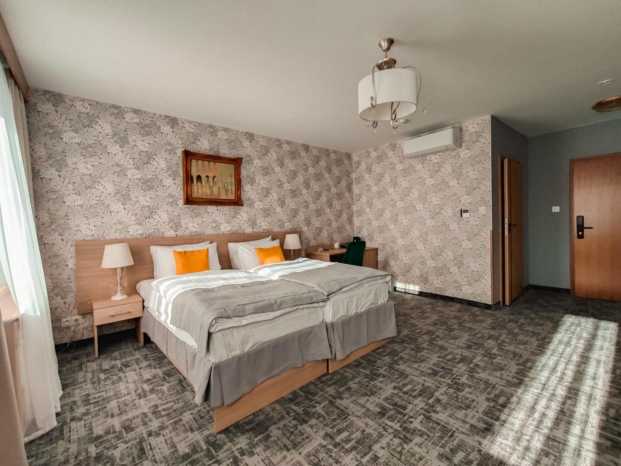 Sztuka Smaku - Restauracja I Hotelik Swidnica  Ngoại thất bức ảnh